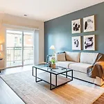 Landing At The Briarly - 2 Bedrooms In Westside