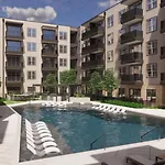 Landing At The Briarly - 2 Bedrooms In Westside