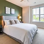 Landing At The Briarly - 2 Bedrooms In Westside