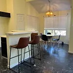 2Br 2Ba Gem With Private Yard Entire House