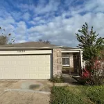 2Br 2Ba Gem With Private Yard Entire House