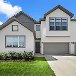 Luxury Home Near Med Center, Uptown & Downtown