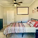 Houston Sanctuary- Pristine And Spacious- Near Downtown