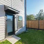 Luxury Charming 3Br 3Bath Free Wi-Fi 8 Guests, Gated Home, Houston Downtown