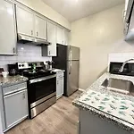Apartment In Houston Close To Nature & Urban Excitement