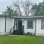 Warm & Spacious 3Br Centrally Located Near Nrg