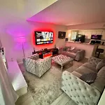 Townhouse By Oasis Retreats