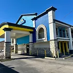 Days Inn By Wyndham Houston East