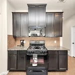 Cozy & Spacious Getaway -4Bedroom With King Bed & Backyard