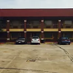 Scottish Inn & Suites Hobby Airport