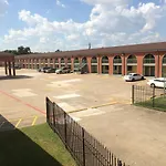 Select Inn And Suites