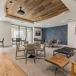 Spacious Flat + Gym + Pool