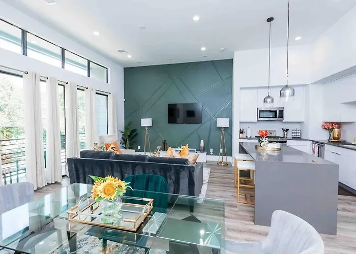 Contemporary Luxe Home 10Mins From Dt Houston!!!