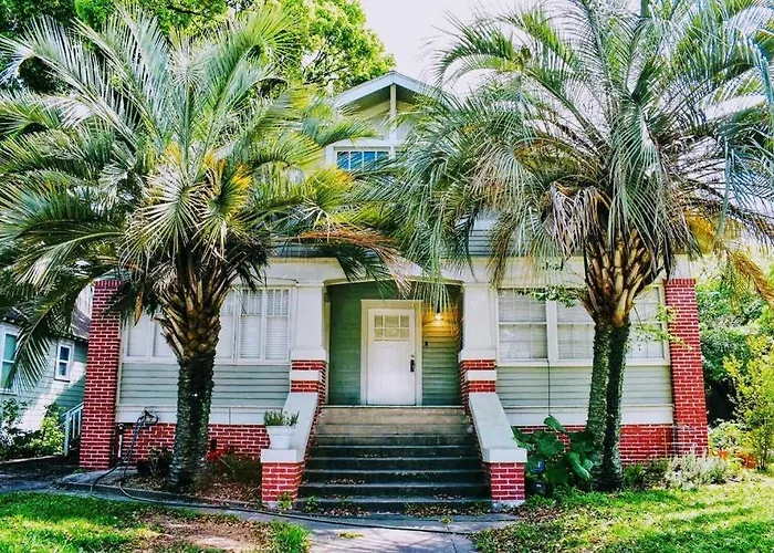 Montrose Place #4 - 1 Bedroom - Walk To Menil, Ust, Rice, Med Center, Museums, Metro Rail, Bars, Coffee Shops