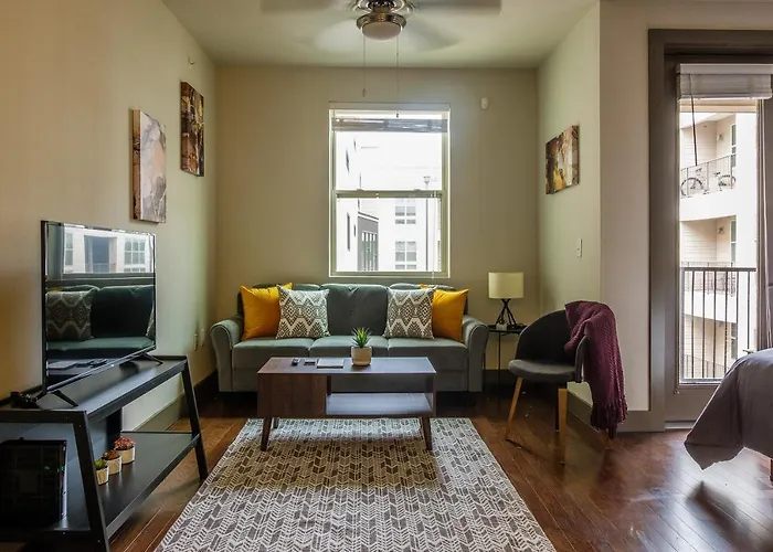 Frontdesk 5755 Hermann Park Apts Downtown Houston