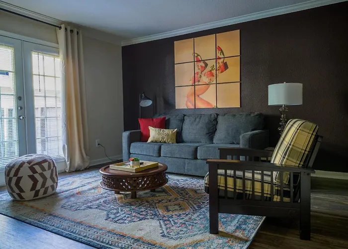 Wanderjaunt - The Place At Greenway Apartments