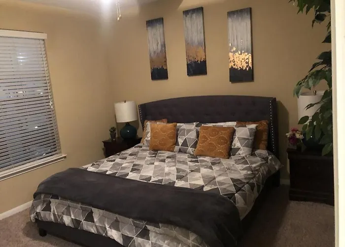 Huge 3Bdrm 4Bd Med Ctr Walk2 Nrg Wifi +Shuttle Sleeps 8