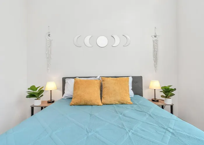 Penthouse Cool-Oasis-In-Houston-Rental Car Available-View-Great-Sleep