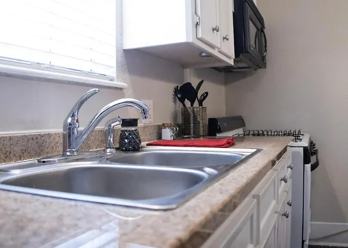 “Honeycrisp” Houston Apartment 1Br King