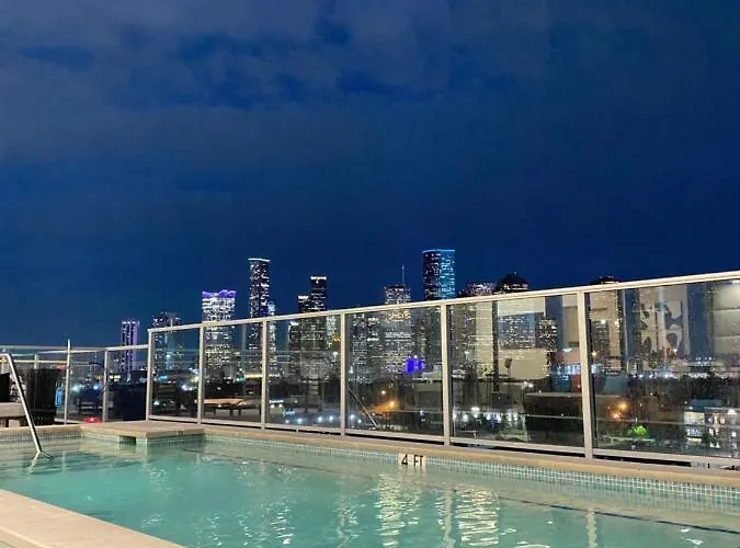 Lux 1-Bedroom W/Highrise Pool And View In Downtown Houston