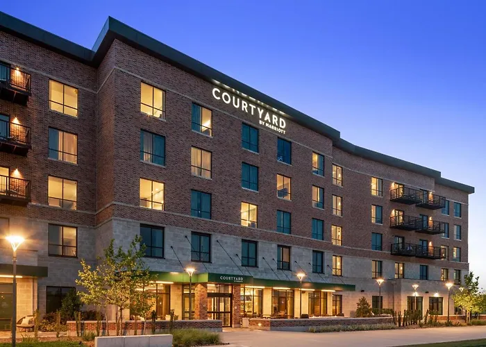 Courtyard By Marriott Houston Northeast