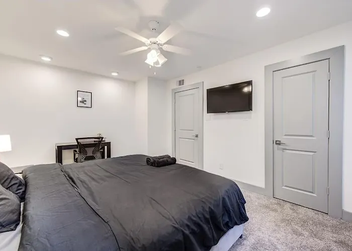 Trendy Apt In Midtown, Walk To Shops & Sites, Pets Ok