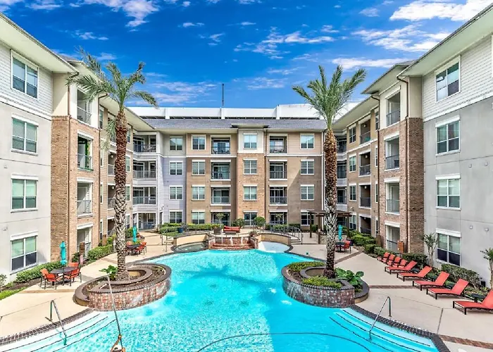 Elegant 2Br Ideal For Long Term Stay