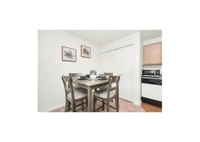 Luxury 2 Bedroom Apartment With Balcony At Heights - Sleeps 4