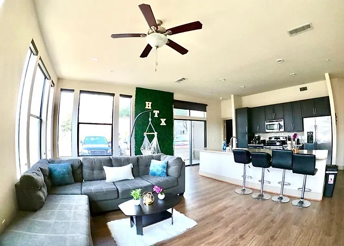 5 Mins To Med Center, Comfy King Beds, Wifi,Gym,Pool