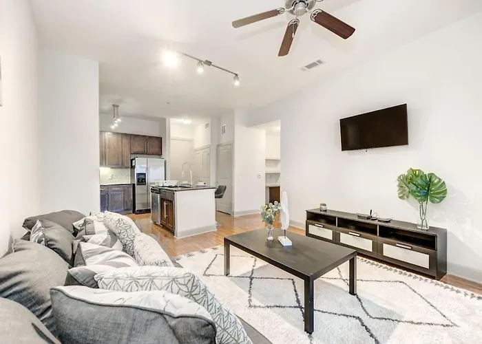 Chic 1Br Near Nrg With Pool Wifi Freeparking