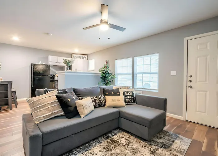 Spacious & Comfy Retreat L Hobby L Downtown L Nrg