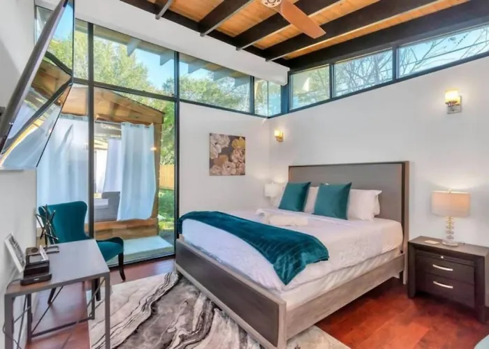 Paradise Retreat Heated Pool Jacuzzi And 75Inches Tv