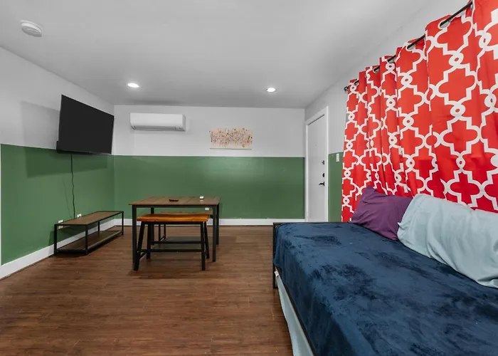 Rustic 1Br Apartment Near Medcenter-Uh-Nrg