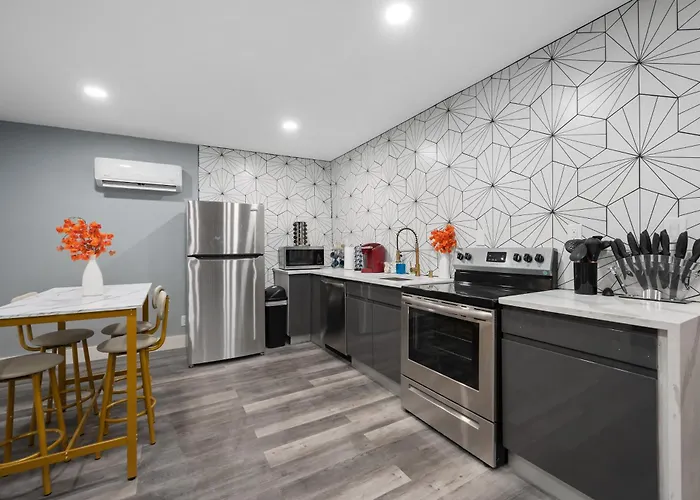 Elegant 2Br Apt Near Med Center With Free Park