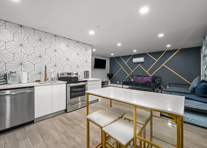 Comfortable 2Br Uptown Escape With Free Park