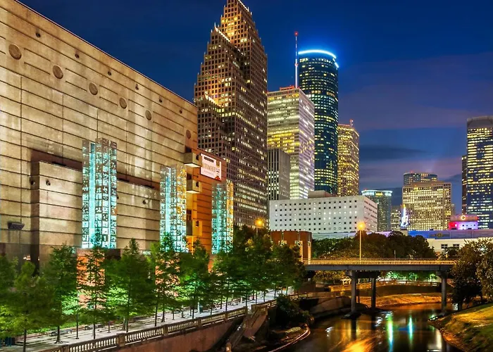 Urban Oasis Your Perfect Getaway In The Heart Of Downtown!