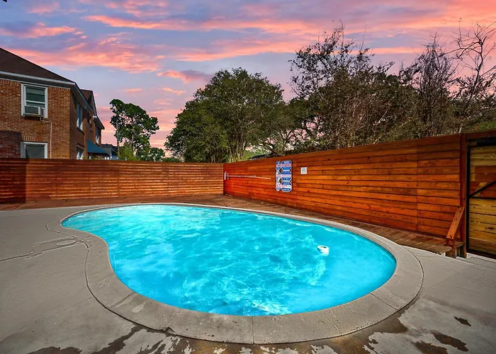 Chic Studio Apt In Central Houston With Free Park