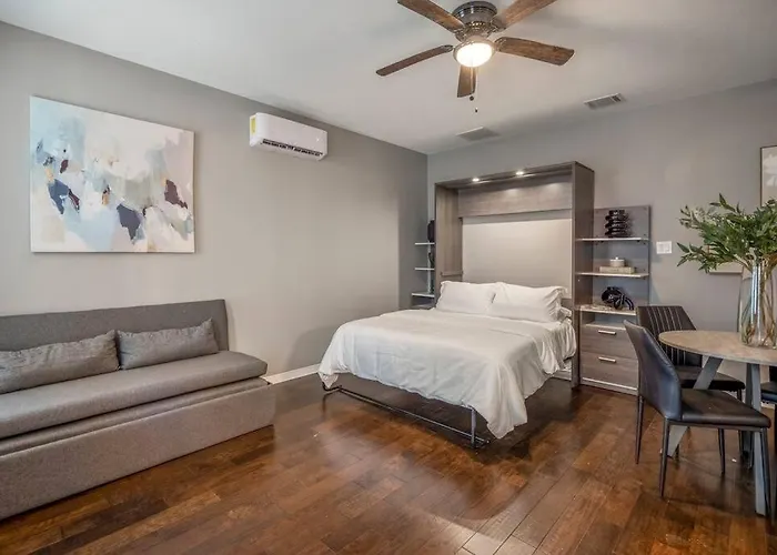 Palmer Hotel Suite Retreat In The Heart Of Houston