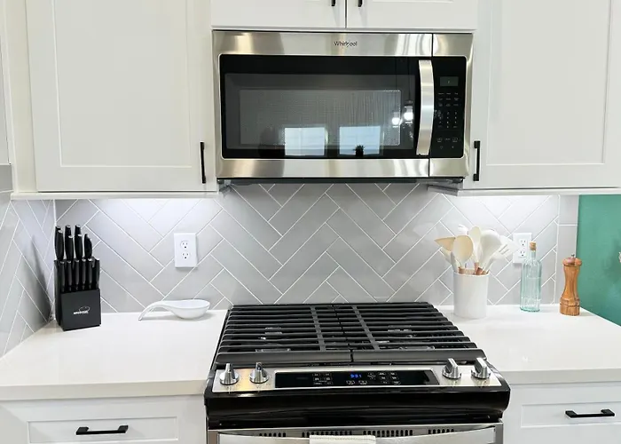 3Br Escape Near The Galleria - High Ceilings