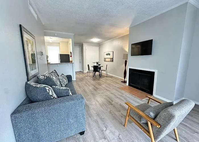 Humble Apartment In Houston Getaway Prime Bay Area Location