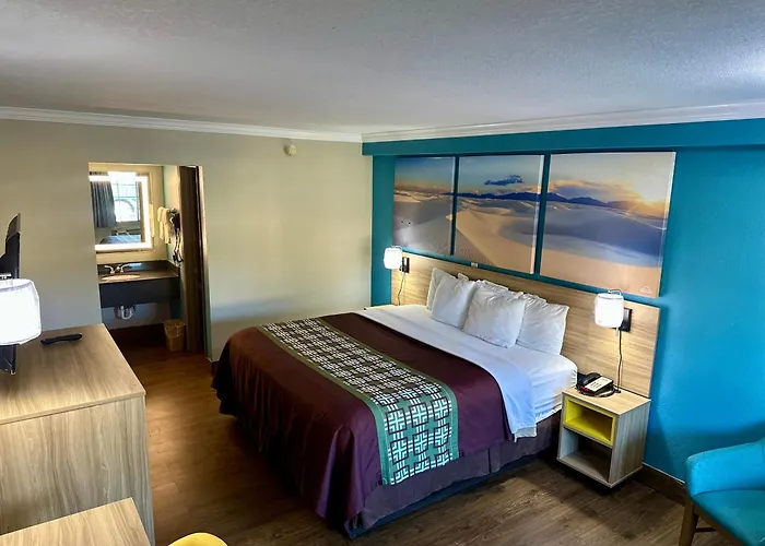 Days Inn By Wyndham Houston East