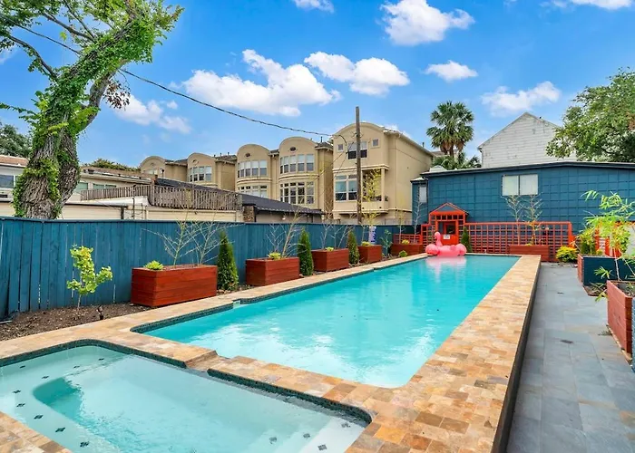 A Houston Resort Style Pool Ev Charging