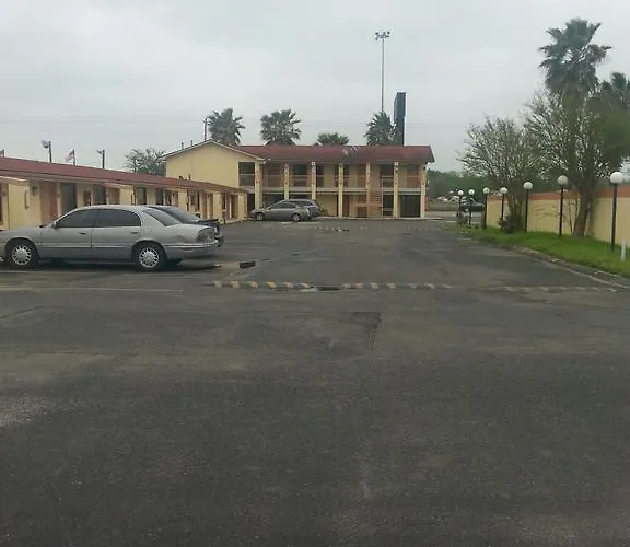 Deluxe Inn Motel