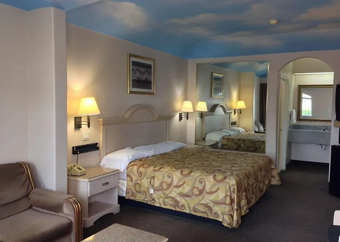 Camelot Inn And Suites Mccarty