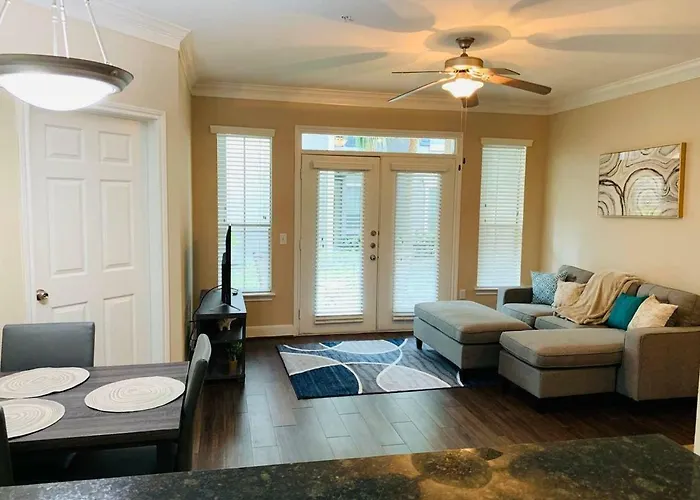 Cozy Home Near Med Center, Nrg, Galleria & Dtown