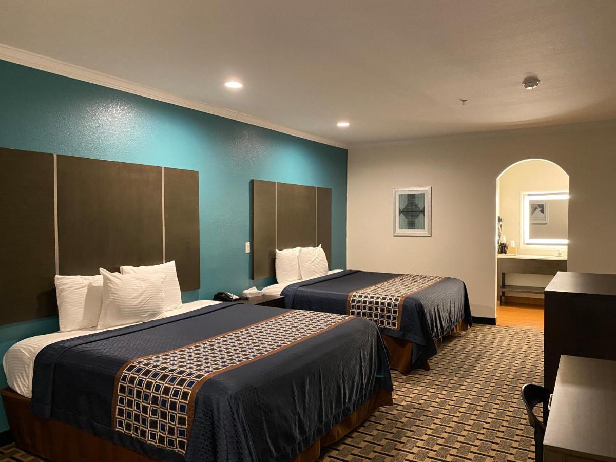 Regency Inn & Suites- Nw Houston 2*