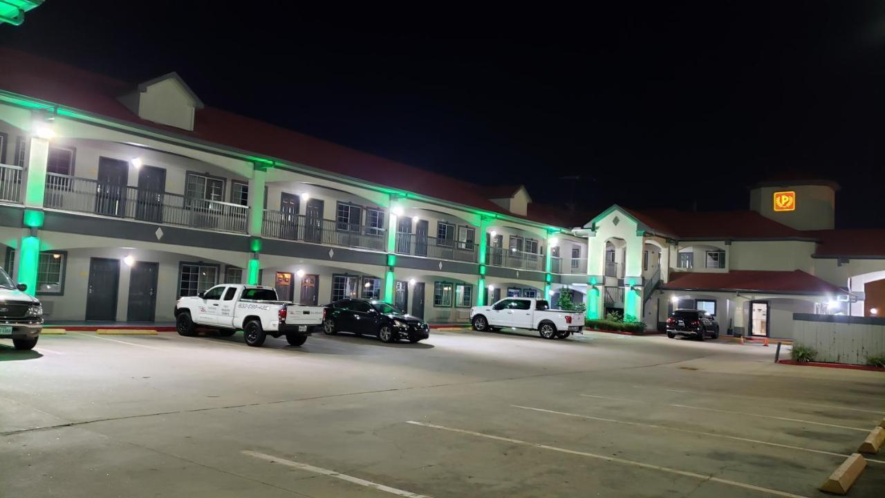 Palace 2* Houston