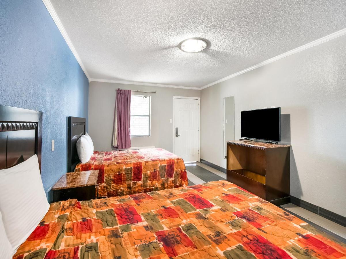 Oyo I-69 & I-610 Hotel Houston