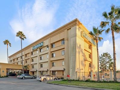 Hotel La Quinta By Wyndham Nw Brookhollow Houston