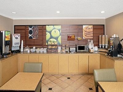 La Quinta By Wyndham Nw Brookhollow Hotel 3*